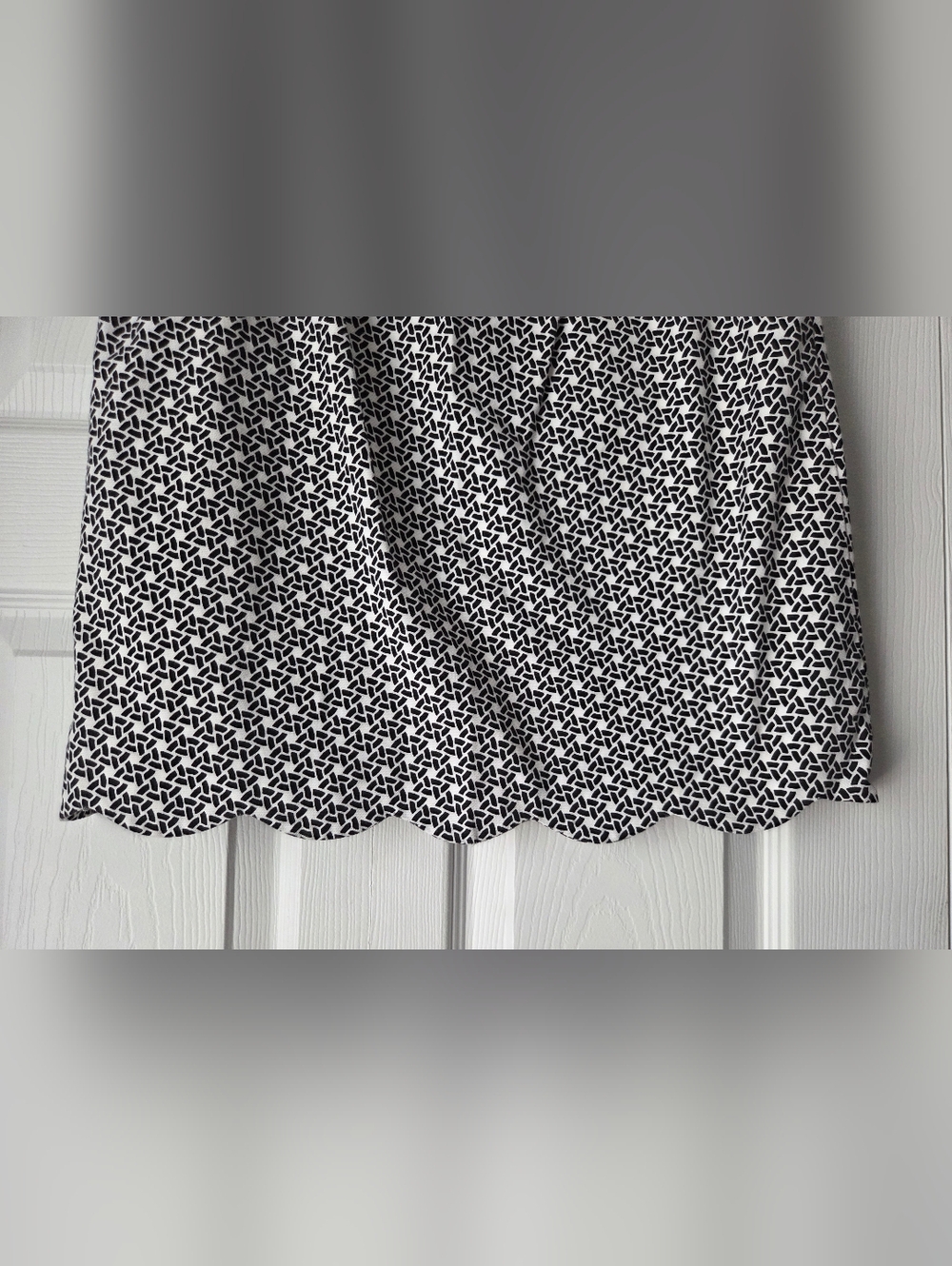 NWOT Talbots Black & White Geometric Scallop-Hem Skirt Size 6 - Picture 8 of 11